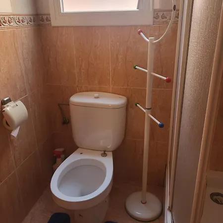 Un Belle A Cote De La *